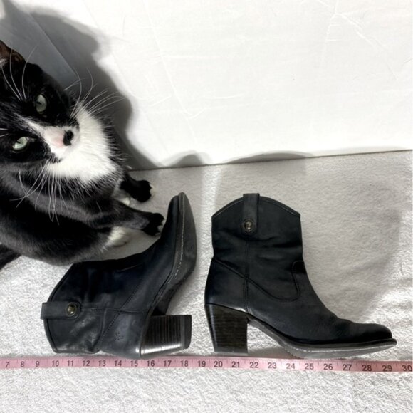 Frye Black Leather Jackie Button Short Western Style Boots Ankle Boots 7.5 - Picture 14 of 14